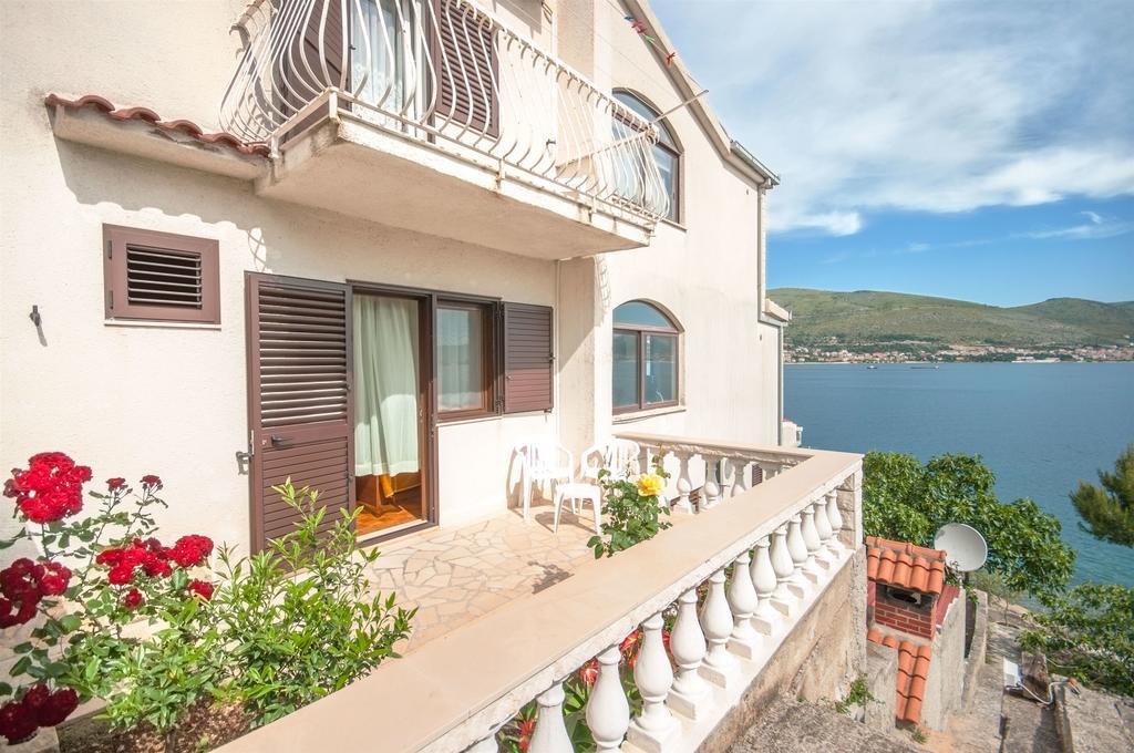 Apartments Natasa Trogir Exterior photo